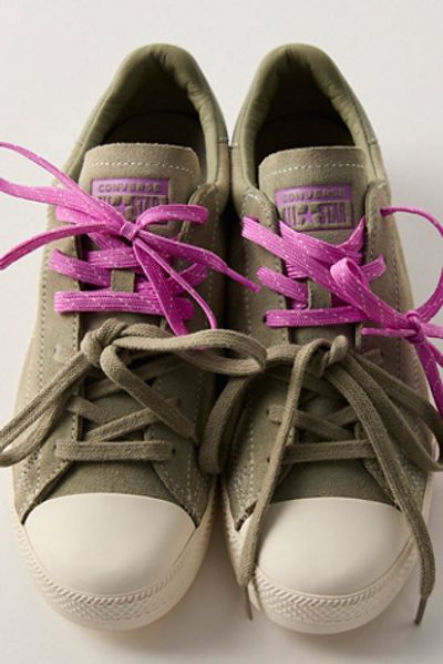 Converse Chuck Taylor Lo Pro Sneakers