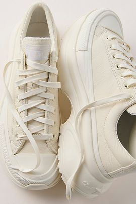 Converse Converse Run Star Crush Leather Sneakers