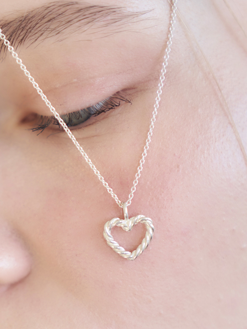 cotoit Heart Pendant Necklace