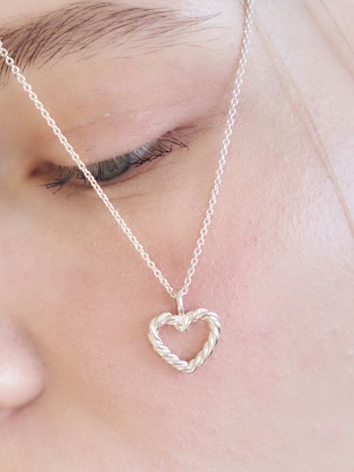 cotoit Heart Pendant Necklace