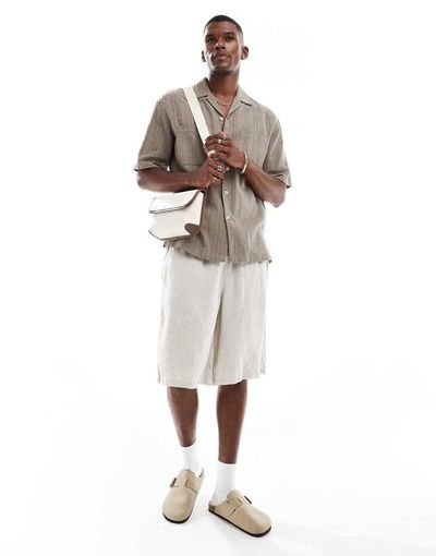 Cotton On Cotton On baggy linen shorts in oatmeal-Neutral