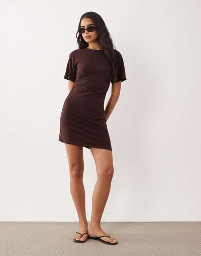 Cotton On Cotton On boxy side tuck T-shirt dress in dark oak-Brown