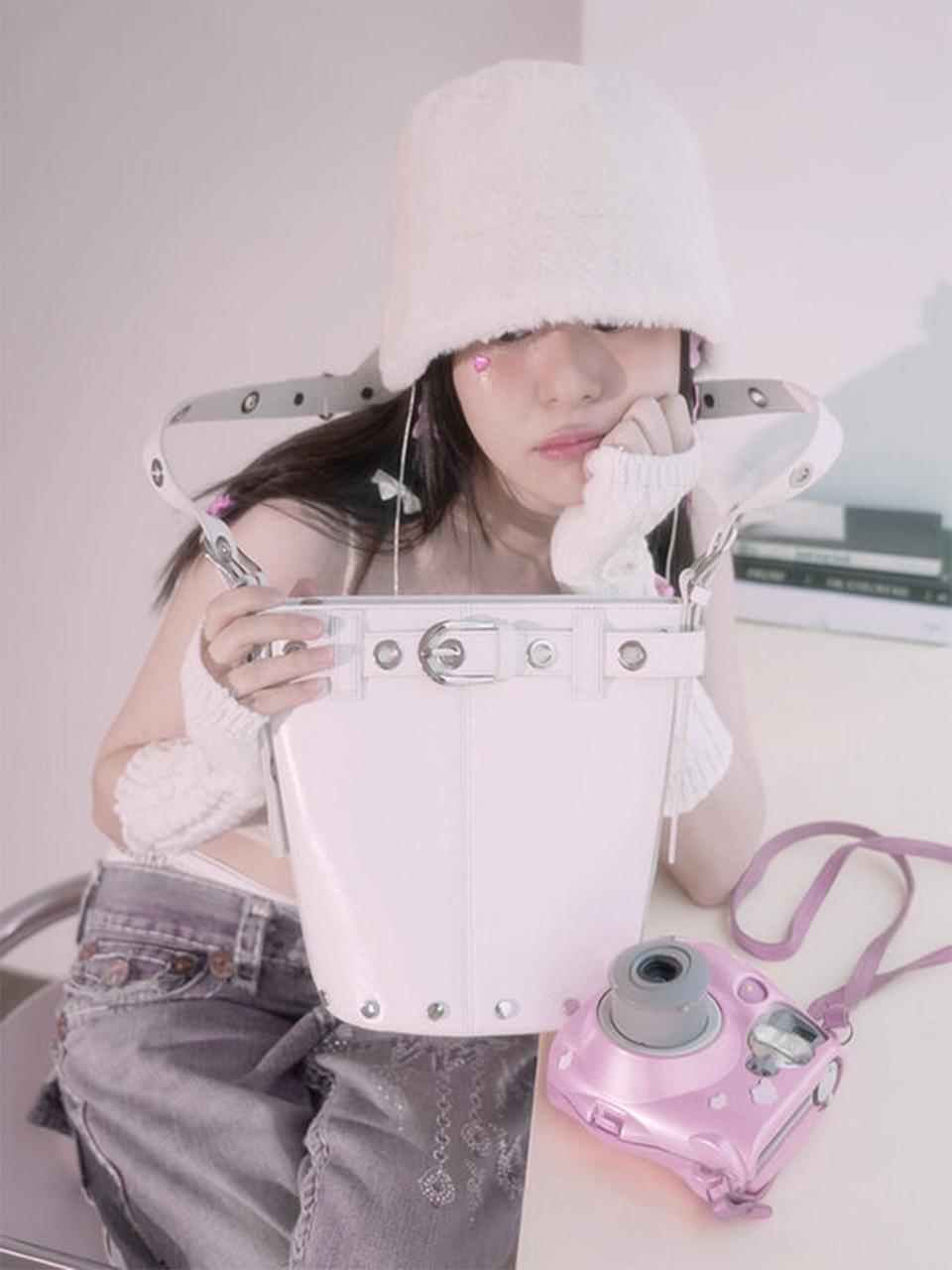 coupdebang EMO Bucket Bag