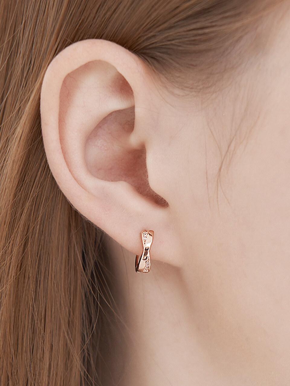 CRANNE 14K GF Cross Ribbon One-Touch Ring Earring