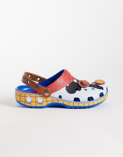 Crocs Crocs Unisex Toy Story Woody Classic Clogs in blue jeans