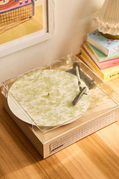 Crosley Crosley UO Exclusive Scout Frog Toile Record Player in Green at Urban Outfitters