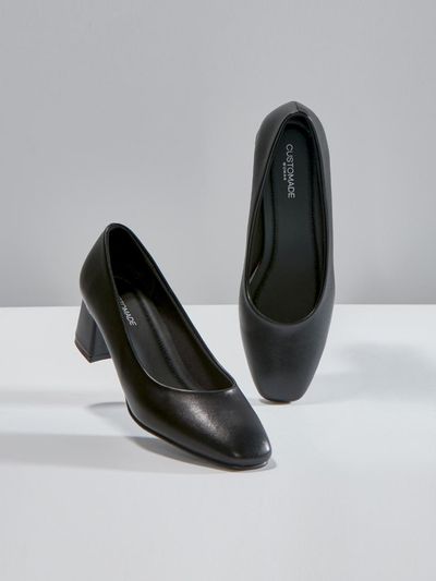 CUSTOMADE WOMAN Ebony Comfort Round Toe Pumps