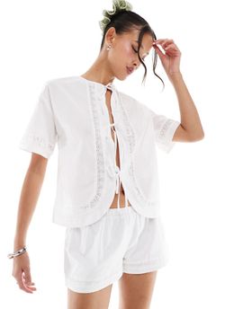 Daisy Street Daisy Street low rise mini boxer style shorts in white - part of a set