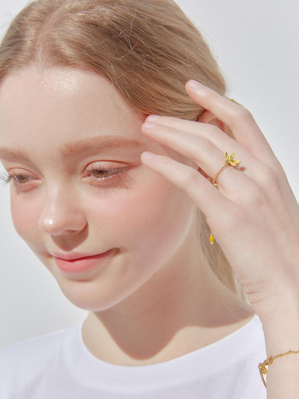 Dana Burton Mini Aconite Simple Ring
