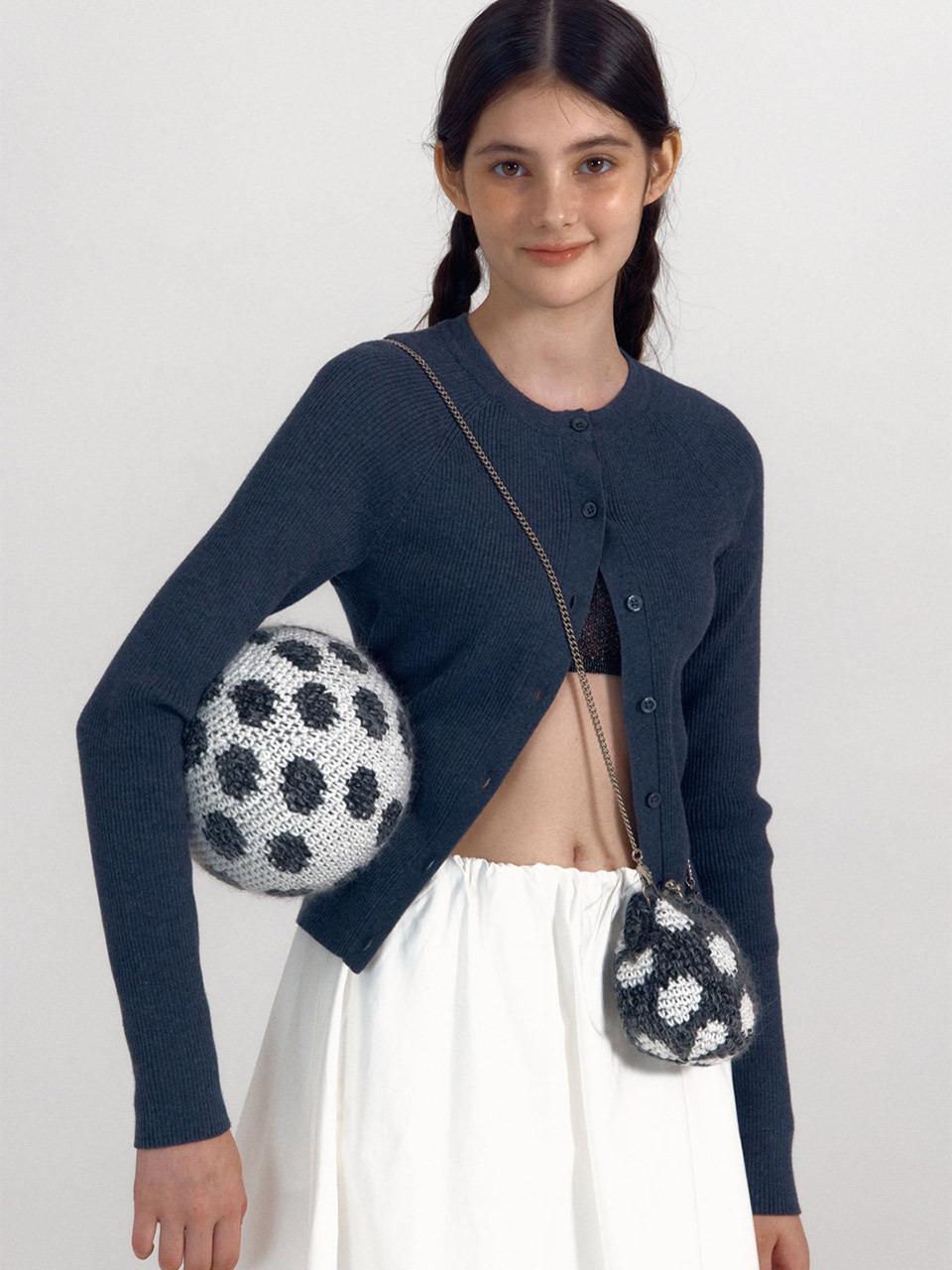DANCING GRANDMA BOGGLE COOKIE Cross-body Bag [BLACK]