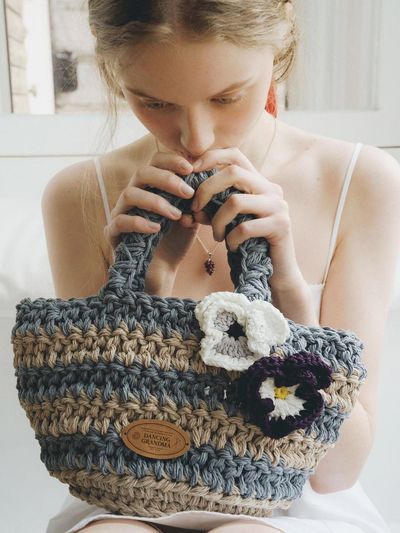 DANCING GRANDMA GARDEN STRIPE TOTE [BLUE]