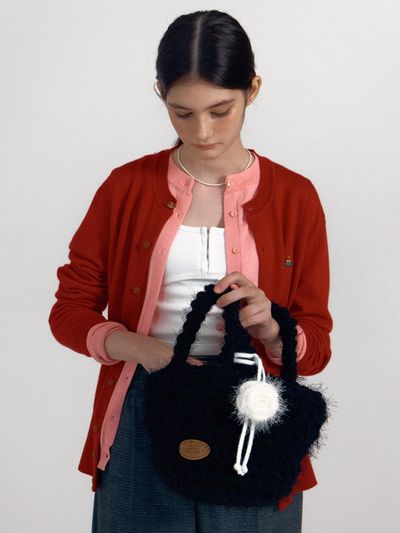 DANCING GRANDMA WINTER GARDEN TOTE [BLACK]