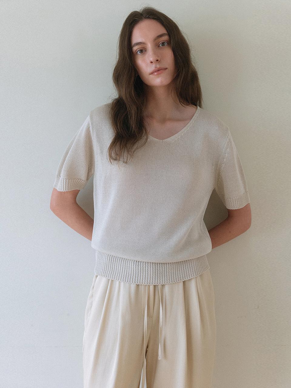 dankedir Basic Short Sleeve V-Neck Knit Top_Beige