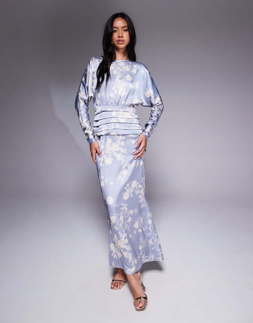 daska blue dress Price: $250.00 - $295.00 Navy Blue Black Outfit Width:A (Narrow) regular fit