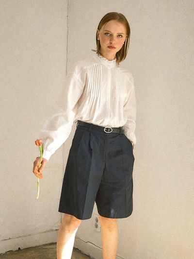 DAUGHTER Two Tuck Bermuda Pants_Navy