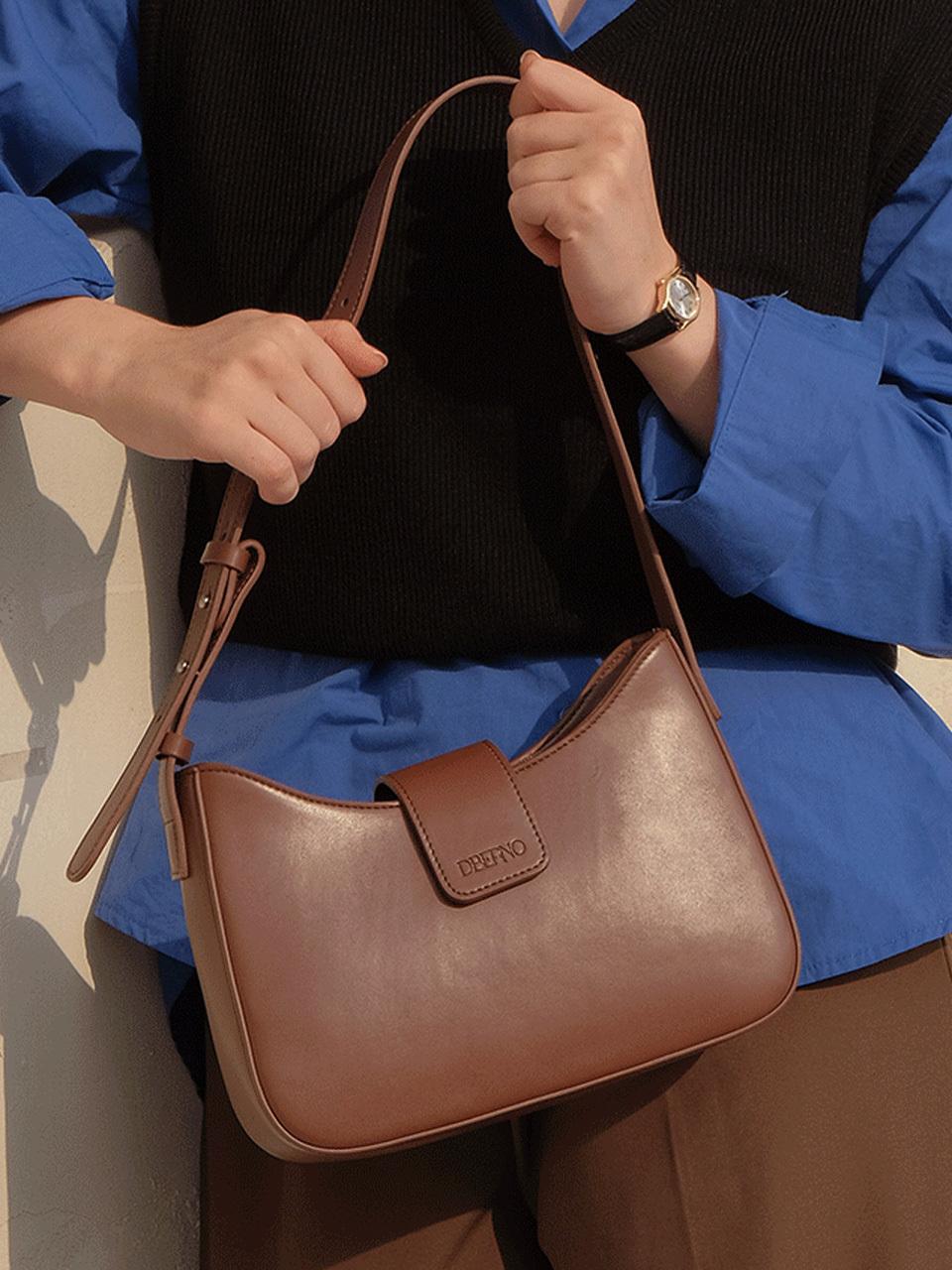 Dberno Classic Embossed Trapezoid Hobo Bag [Brown]