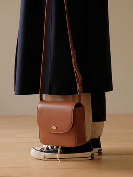 Dberno Vegan Leather Trapezoidal Mini Crossbody Bag [Camel]