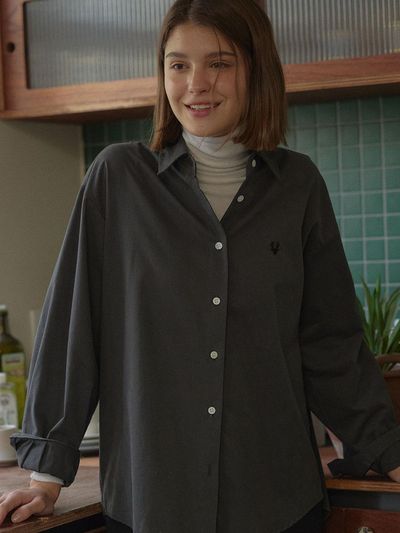 DEAR MY DEER Bio-Brushed Cotton Logo Classic Shirt [Charcoal]