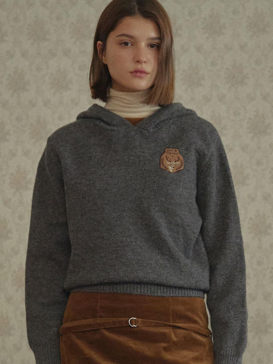 DEAR MY DEER Wappen Embroidered Extended Hood Knit Hoodie [Gray]