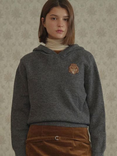 DEAR MY DEER Wappen Embroidered Extended Hood Knit Hoodie [Gray]