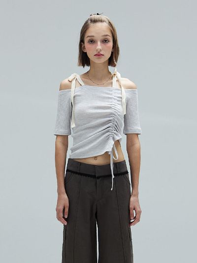 DEARSTALKER Ribbon Off Shoulder T-shirt_Light Grey