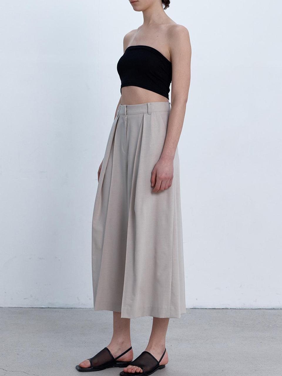 DEFEMME [25SS] SIERRA WIDE CULOTTE TUCK BERMUDA PANTS [BEIGE]