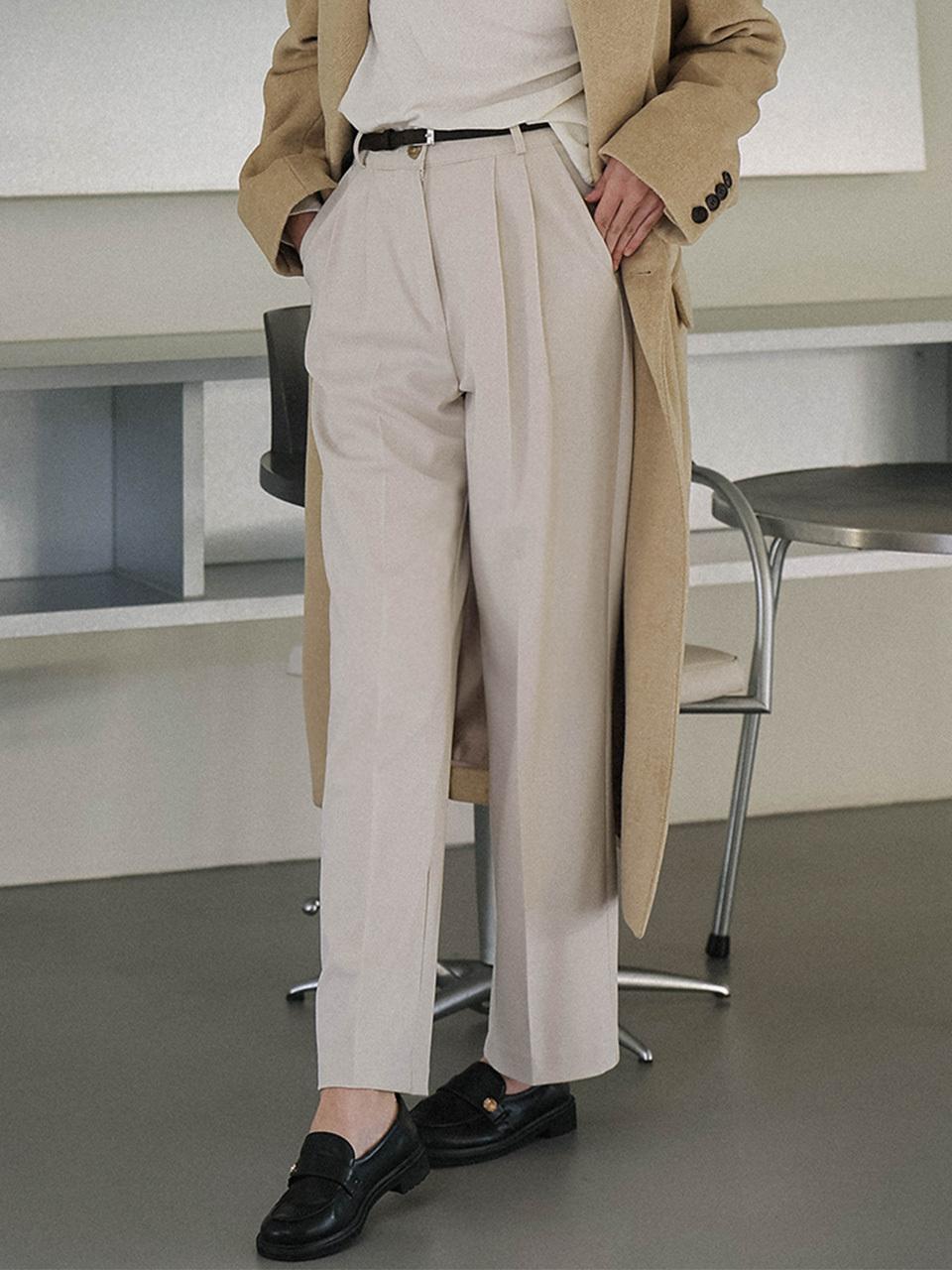 DEHEVE Basic Two Tuck Polyester Blend Slacks [beige]
