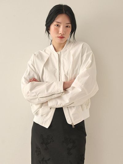 deiiiibydeiiii Classic Blouson Jumper Jacket [White]