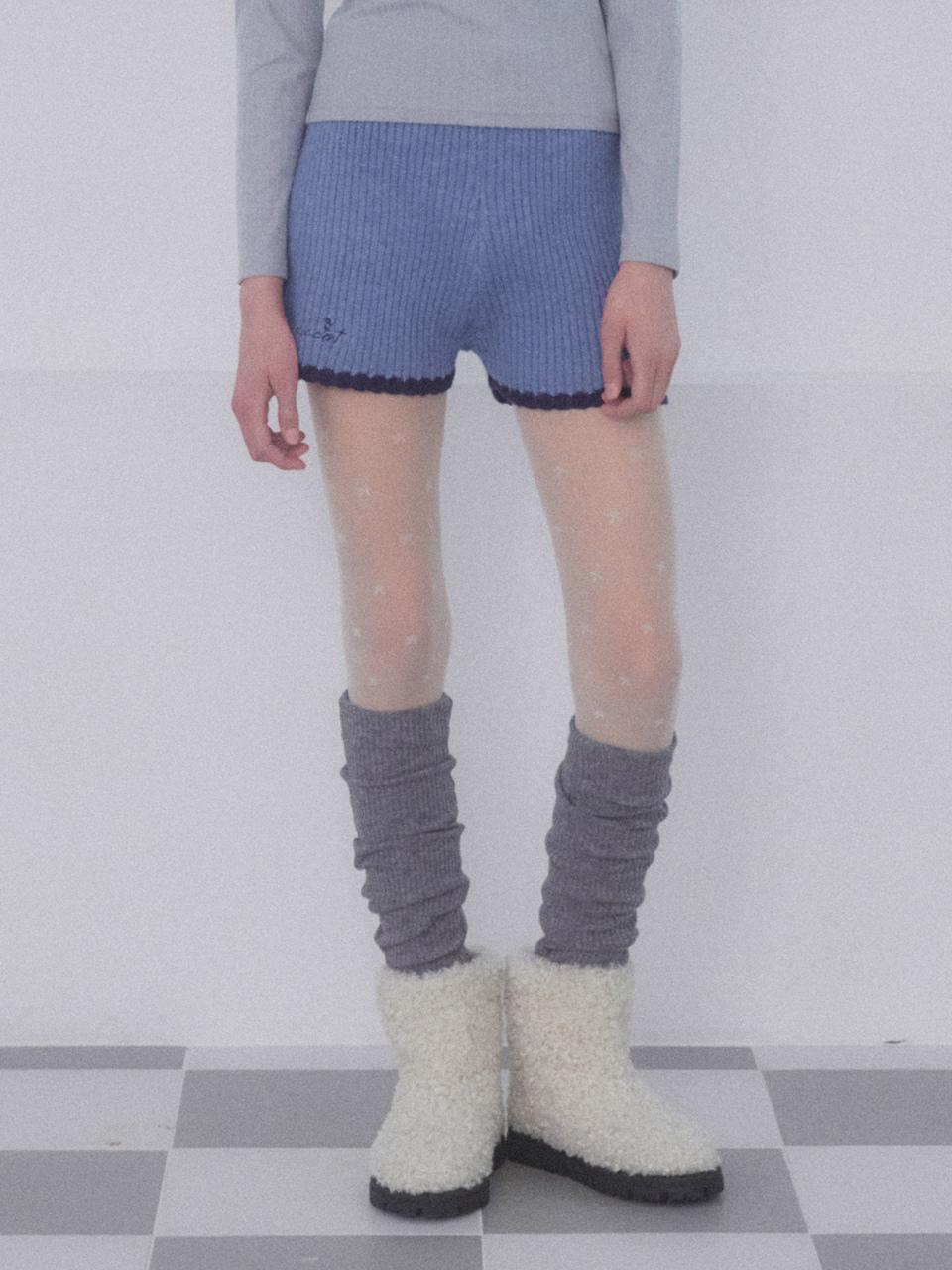 DELICCENT Benny ribbed knit shorts [BLUE]