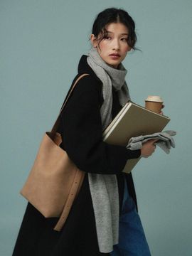 DeMAKER Nubuck Texture Adjustable Strap Bucket Bag [Beige]
