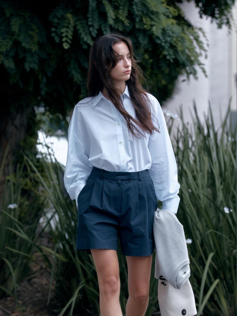 DEPOUND Bermuda Shorts - Navy