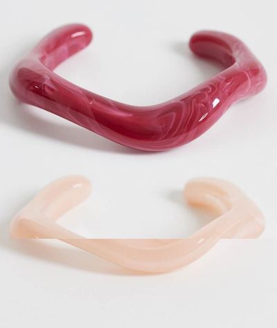 DesignB London DesignB London 2-pack resin bangle bracelets in pink and burgundy