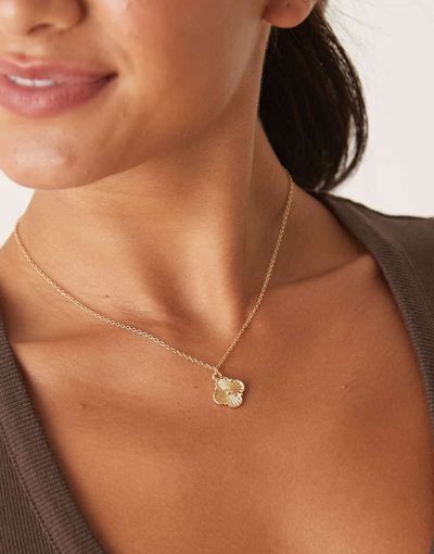 DesignB London DesignB London clover pendant necklace in gold tone