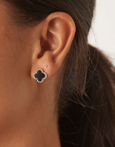 DesignB London DesignB London clover stud earrings in black and gold tone