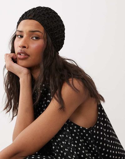 DesignB London DesignB London crochet cap in black