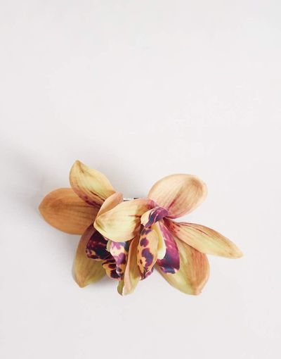 DesignB London DesignB London fabric flower hair claw clip in amber rust-Orange