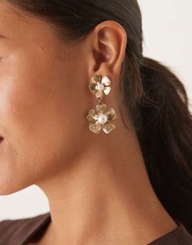 DesignB London DesignB London faux pearl and flower drop earrings in gold tone