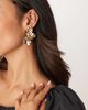 DesignB London DesignB London flower stud earrings in gold - 3