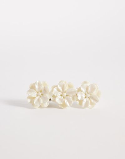 DesignB London DesignB London pearl flower barette hair clip in white