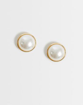 DesignB London DesignB London pearl stud earrings in gold