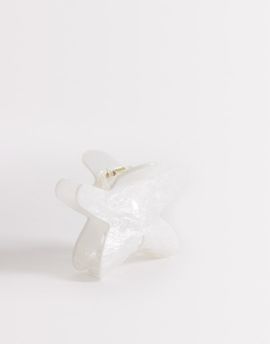 DesignB London DesignB London pearlescent starfish hair claw clip in white