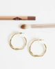 DesignB London DesignB London sculpted hoop earrings in gold - 2