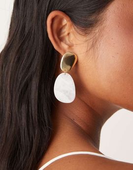DesignB London DesignB London statement stud earrings in gold tone and white stone