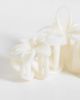 DesignB London DesignB London triple flower hair claw in pearly white - 3