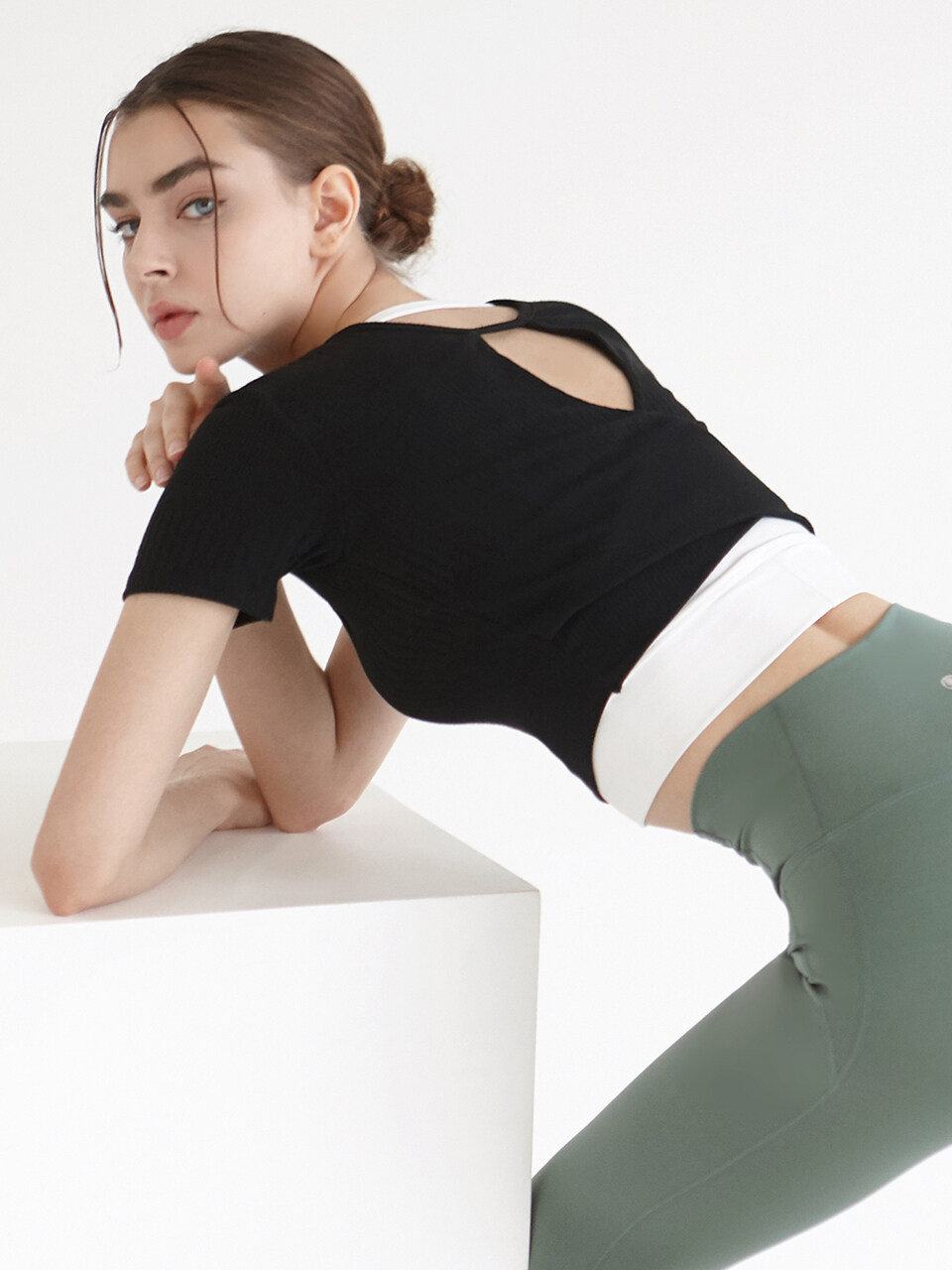 DEVIWEAR Women Yoga Clothes DEVI-T0072 Pilates Ribbed Short-sleeve Top_Black