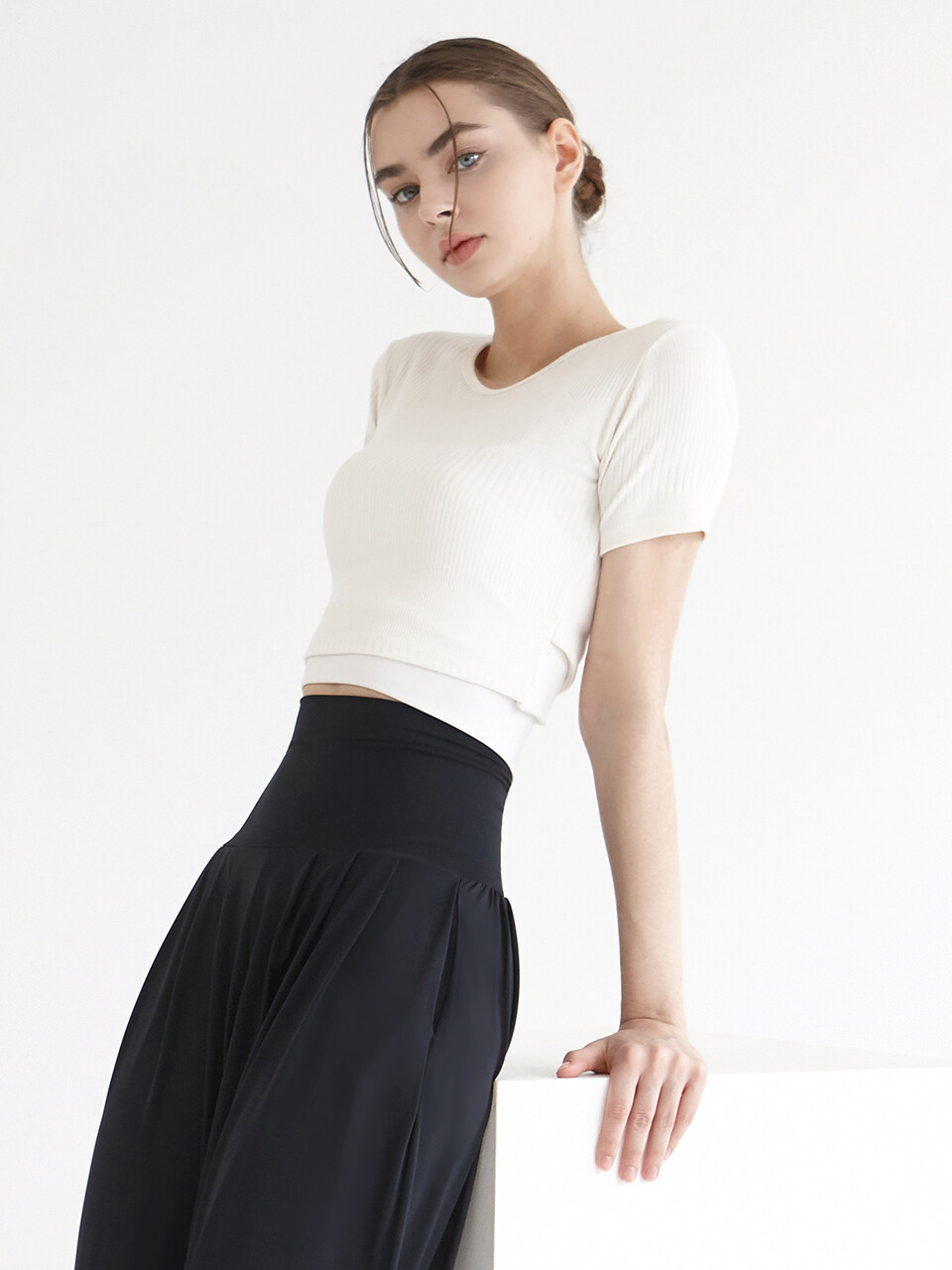 DEVIWEAR Women Yoga Clothes DEVI-T0072 Pilates Ribbed Short-sleeve Top_White