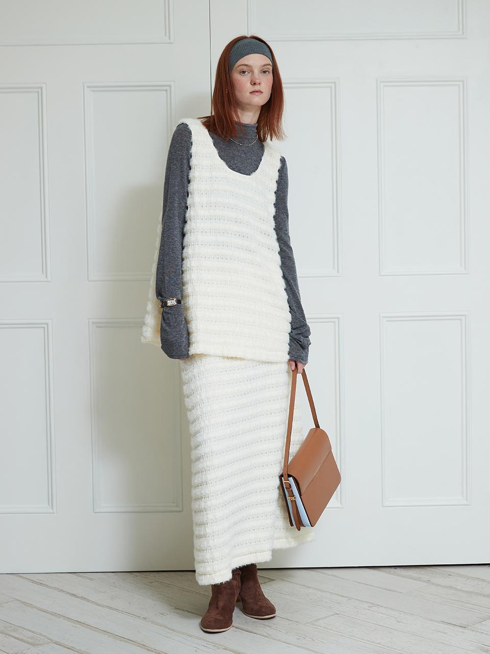 DEW E DEW E Flare Fur Knit A-line Skirt [Ivory]