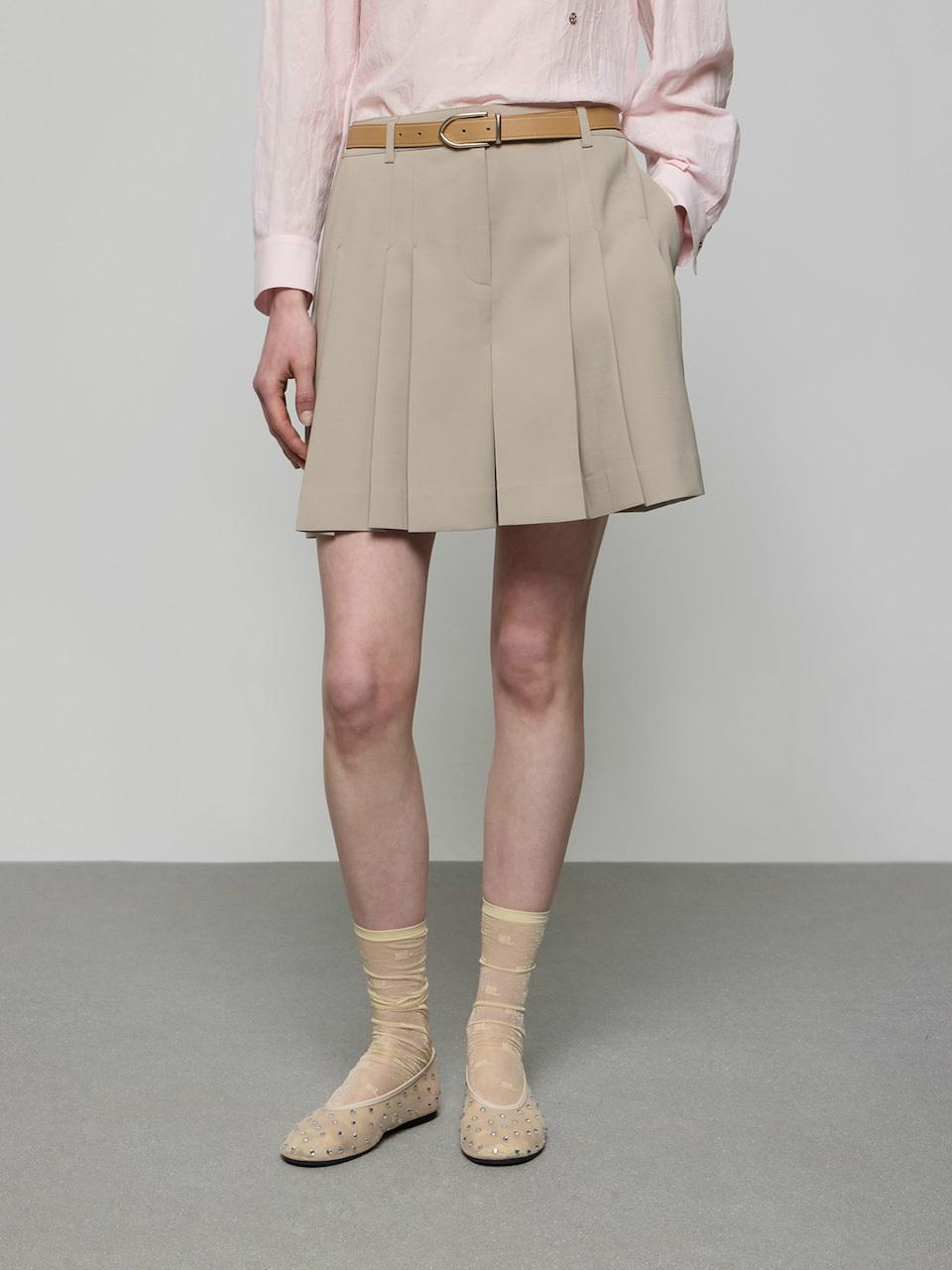 DEWL Belted Pleated Shorts [BE] (D251MSA009)