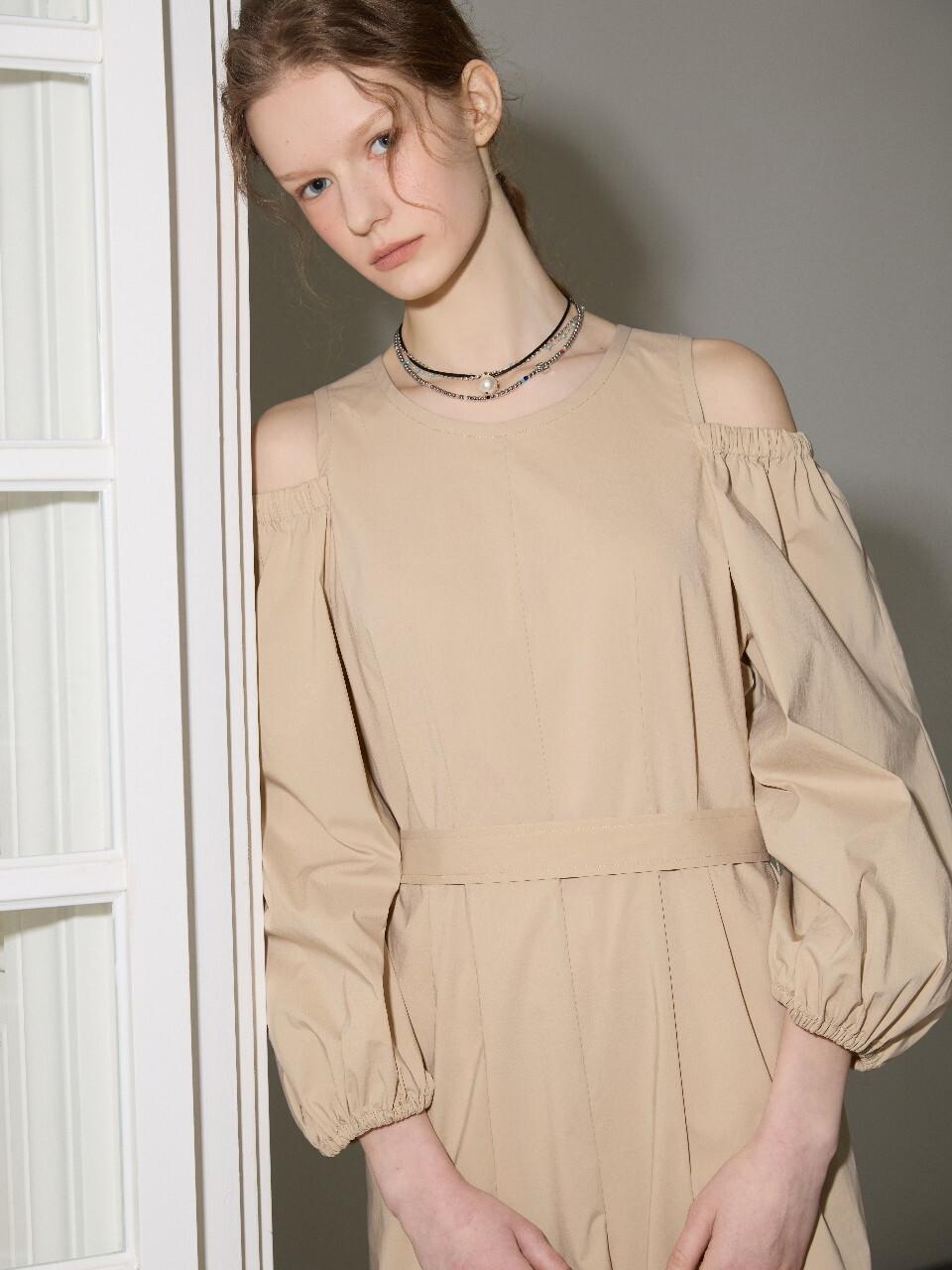 DEWL Cut-out Volume Sleeve Jumpsuit [BE] (D252MSE036)