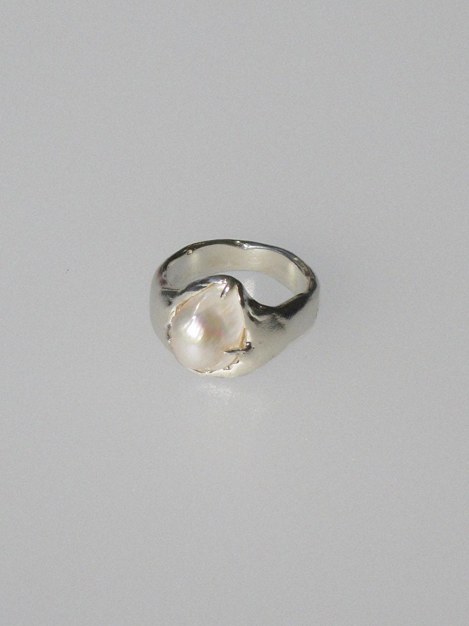 Dewy desert Persona Pearl Ring (L)